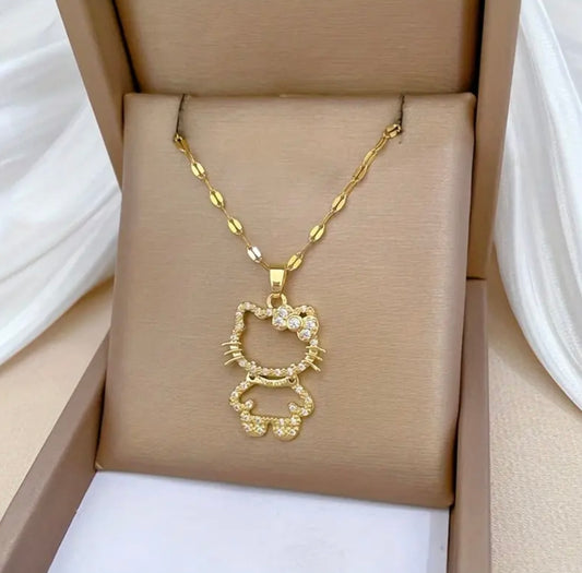 Naszyjnik w kolorze złotym z zawieszką Hello Kitty – tytan, elegancki blask