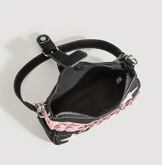 Nylonowa torebka retro – stylowa i praktyczna