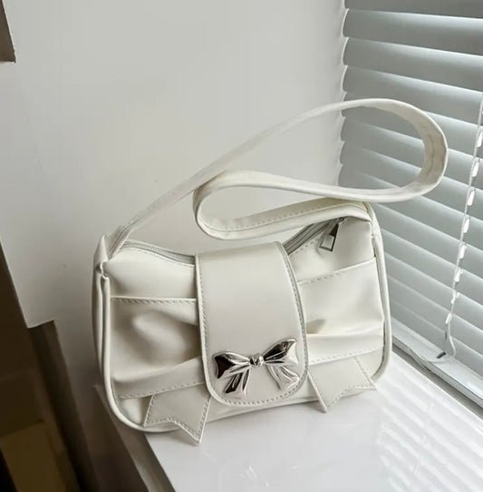 Stylowa torebka z kokardką – materiał PU, elegancja w nowoczesnym wydaniu